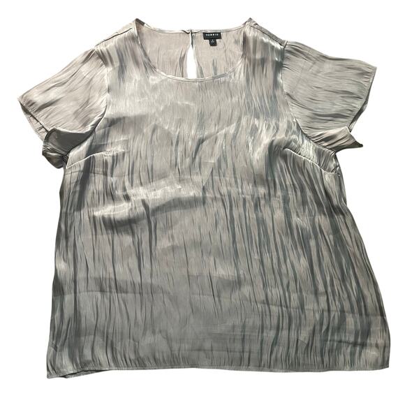 Torrid Abbey Iridescent Flutter Short Sleeve Top - Size 2 (18/20) ** - Picture 2 of 9